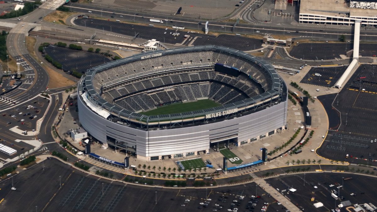 Schumer pressures FIFA over NJ Transit costs – NBC New York
