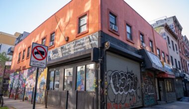 Couple arrested in connection to stabbing death of man outside Brooklyn bar