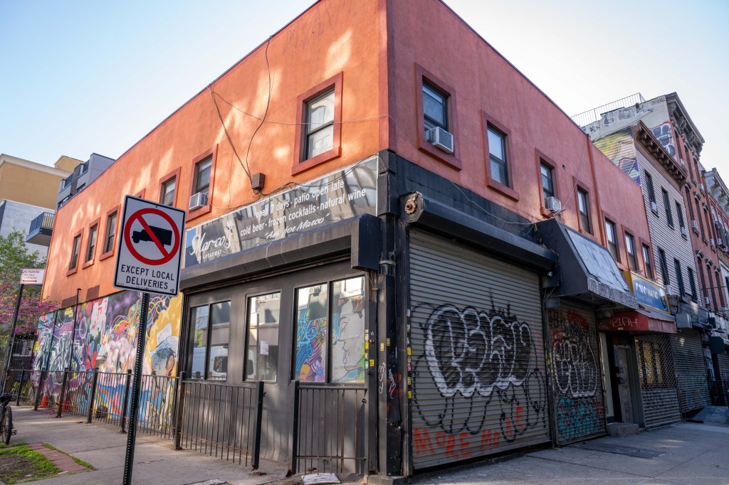 Couple arrested in connection to stabbing death of man outside Brooklyn bar