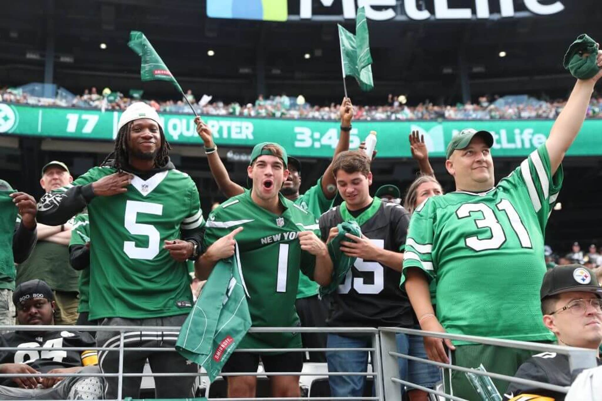New York Jets fans cheer during the second half against the Pittsburgh Steelers at MetLife Stadium.