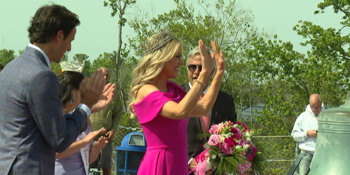 Elaine Hendrix named Queen Azalea at North Carolina Azalea Festival