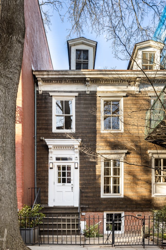 A late-1700s townhouse in Brooklyn Heights has hit the market offering something almost unheard of in NY real estate. Virginia Carey for Brown Harris Stevens