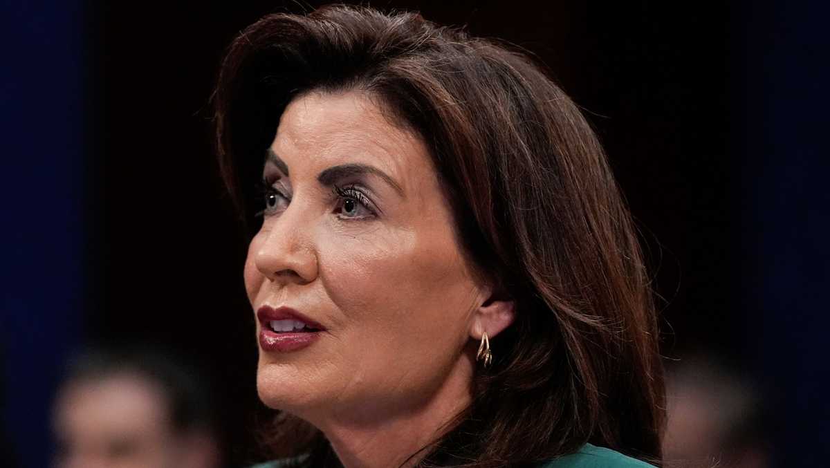 New York State lawmakers miss budget deadline again