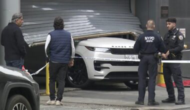Parking garage door in NYC's Hell's Kitchen blocks men from stealing multiple luxury cars, police say