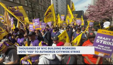 News 12 | Bronx | Thousands Of Nyc Building Workers Vote Yes On Potential Strike