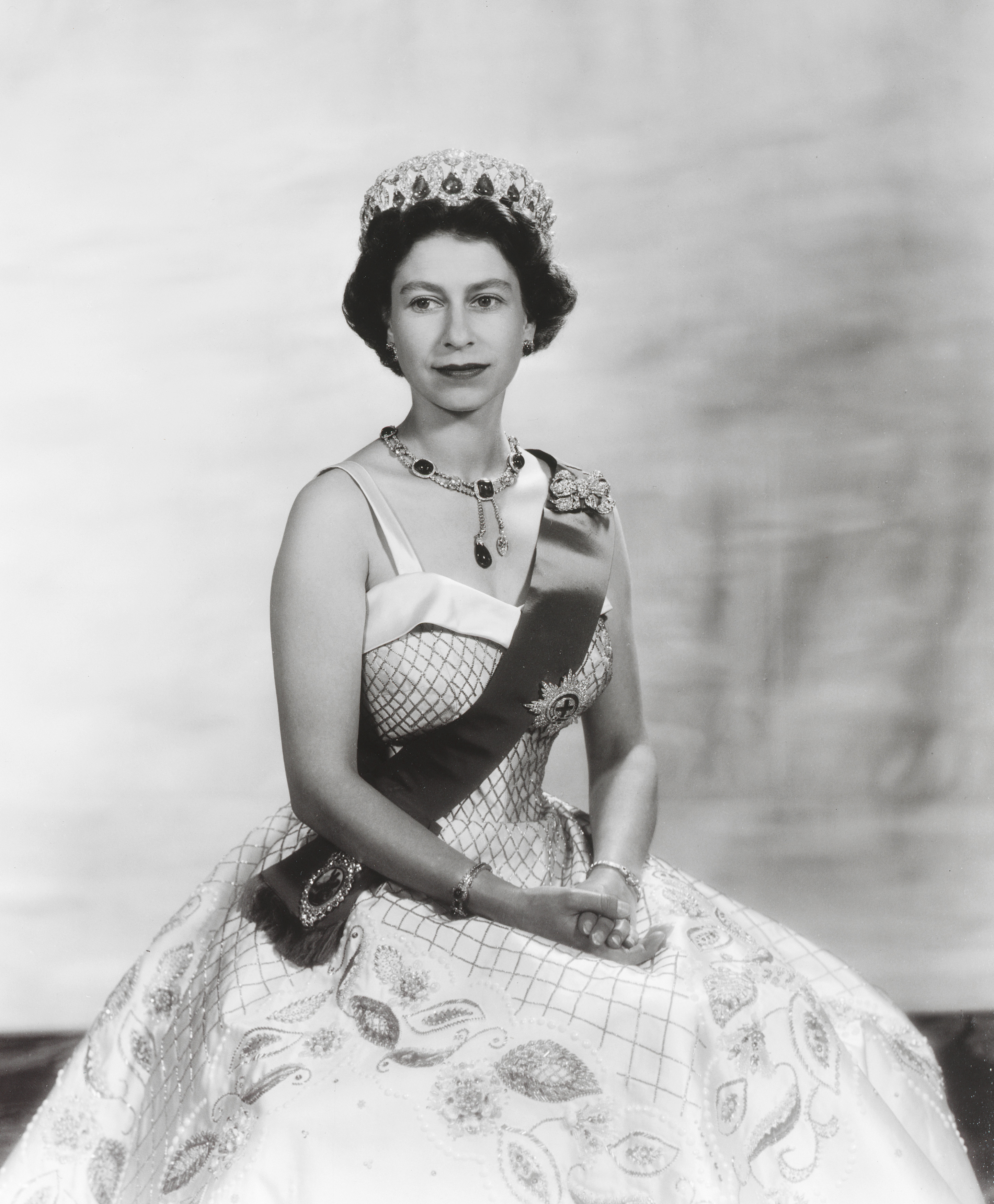 Queen Elizabeth in Hartnell 1956
