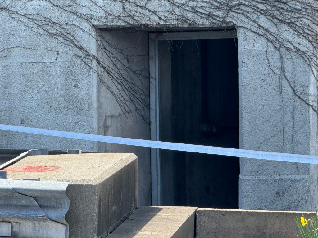 Badly decomposed body reportedly found in a doored-off area under the BQE at Northern Blvd. in Queens TUESDAY, APRIL 7, 2026.