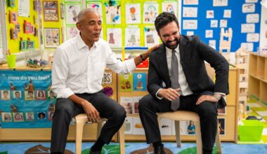 Mamdani and Obama lead school singalong in the Bronx