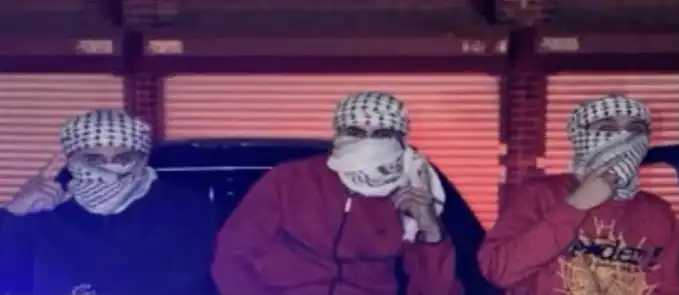 Three of the eight suspects wore keffiyehs to disguise their identities. 