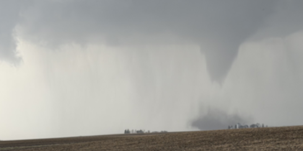 Dangerous severe weather reloads over Midwest as threat expands to 130M