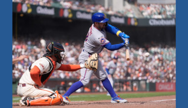Torrens' pinch-hit double keys Mets' 4-run 8th as New York knocks off the Giants again, 5-2