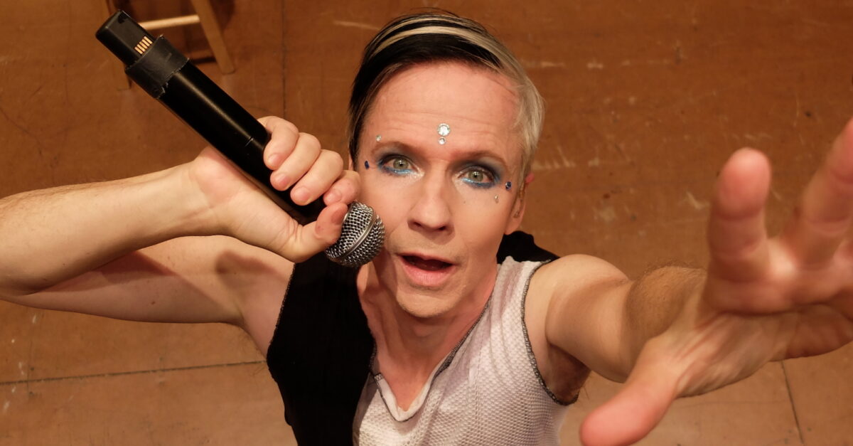 John Cameron Mitchell & Friends Will Play New York's Town Hall This Summer