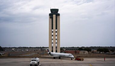 Alligator delays Delta flight taking off from Savannah-Hilton Head International Airport