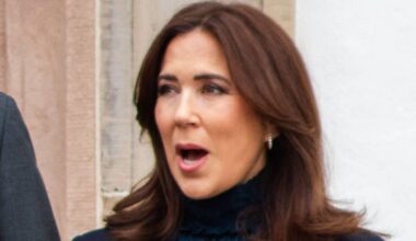 Queen Margrethe's firm warning for Queen Mary revealed by lip reader