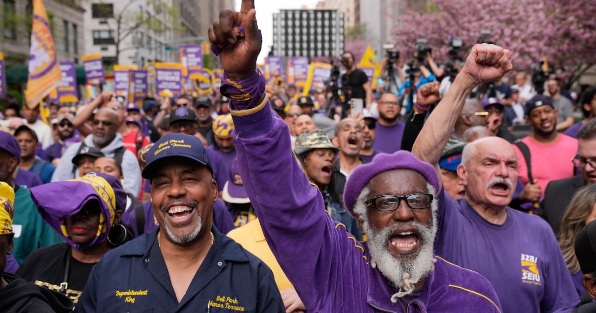 Tentative contract deal holds off strike by New York City apartment building workers :: WRAL.com