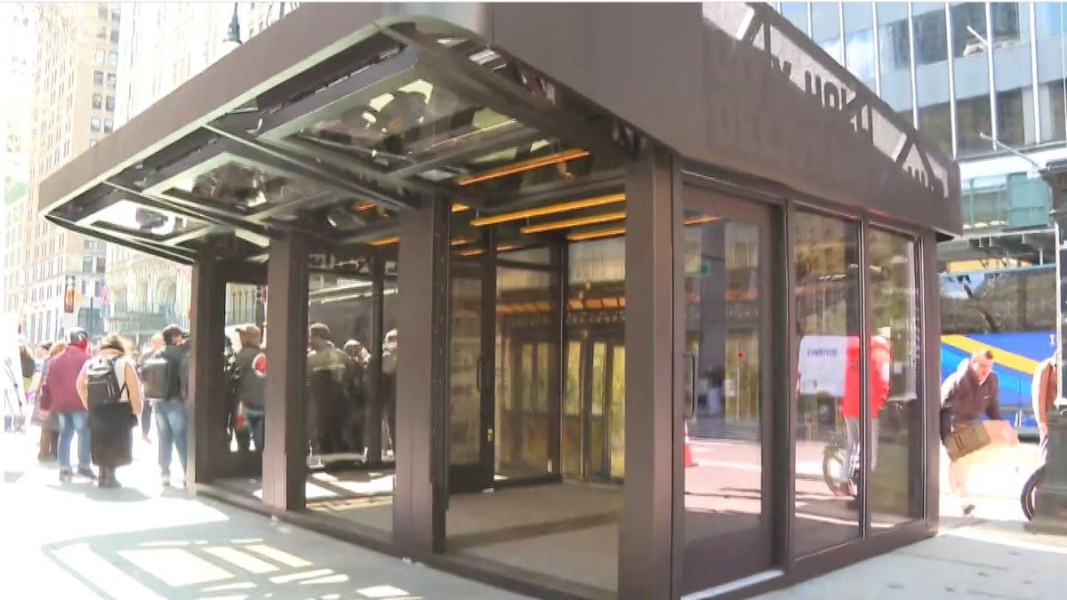Newsstand reopens as hub for delivery workers in New York City – NBC New York