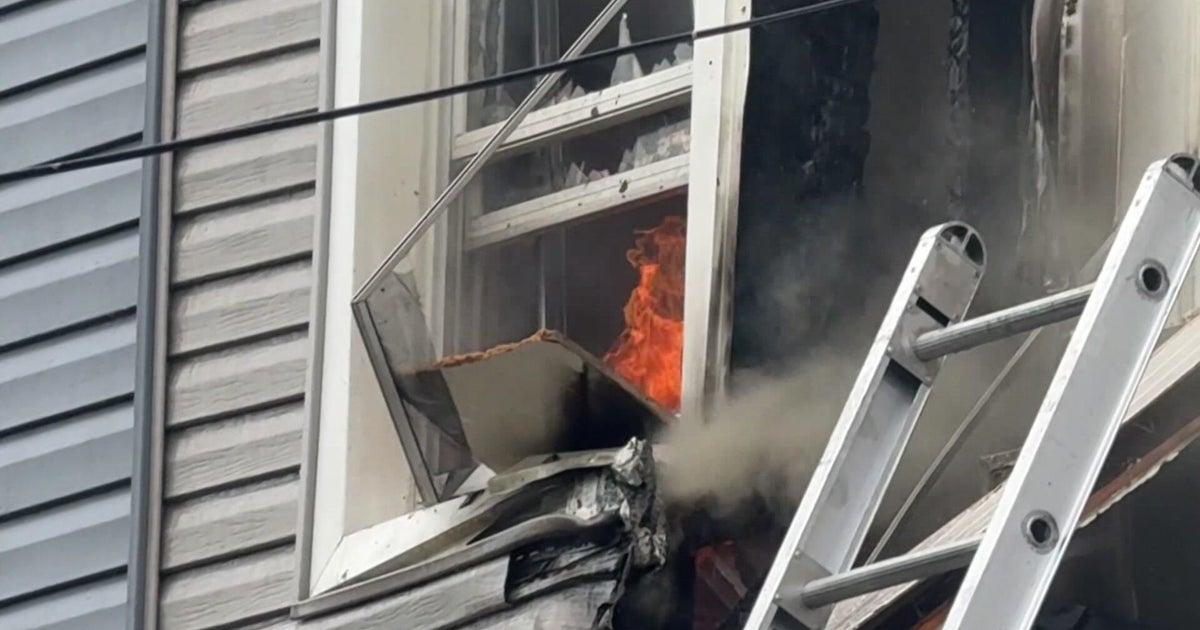 Contractor facing charges in connection to multi-home fire in Queens