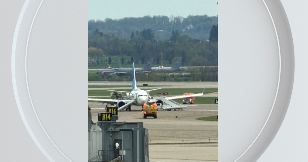 Flight heading to New York from Chicago diverts to Pittsburgh for "possible security issue"