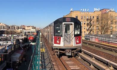 Man fatally struck by 7 train in Jackson Heights subway station, criminality is not suspected: NYPD – QNS