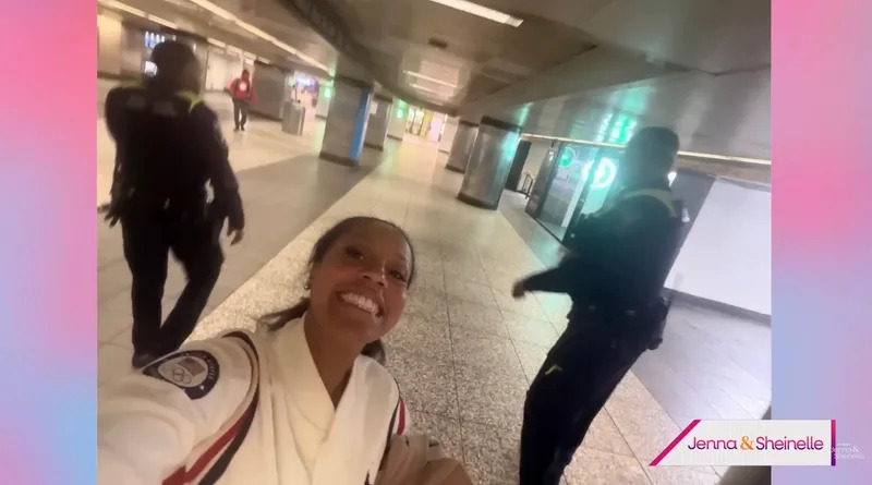 Sheinelle Jones took a selfie with the cops who rescued her. By: TODAY with Jenna & Sheinelle/YouTube