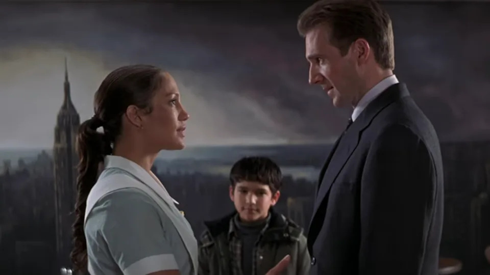 Marisa Ventura (Jennifer Lopez) and Christopher