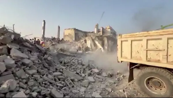 News 12 | Brooklyn | Iran calls for human chains to protect power plants as Trump's deadline nears