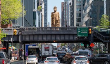Towering homage to Bamiyan Buddhas rises over Manhattan’s High Line - The Art Newspaper
