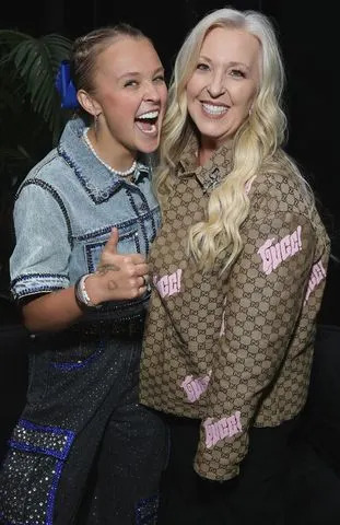JoJo Siwa and Jessalynn SiwaCredit: Todd Williamson/JanuaryImages