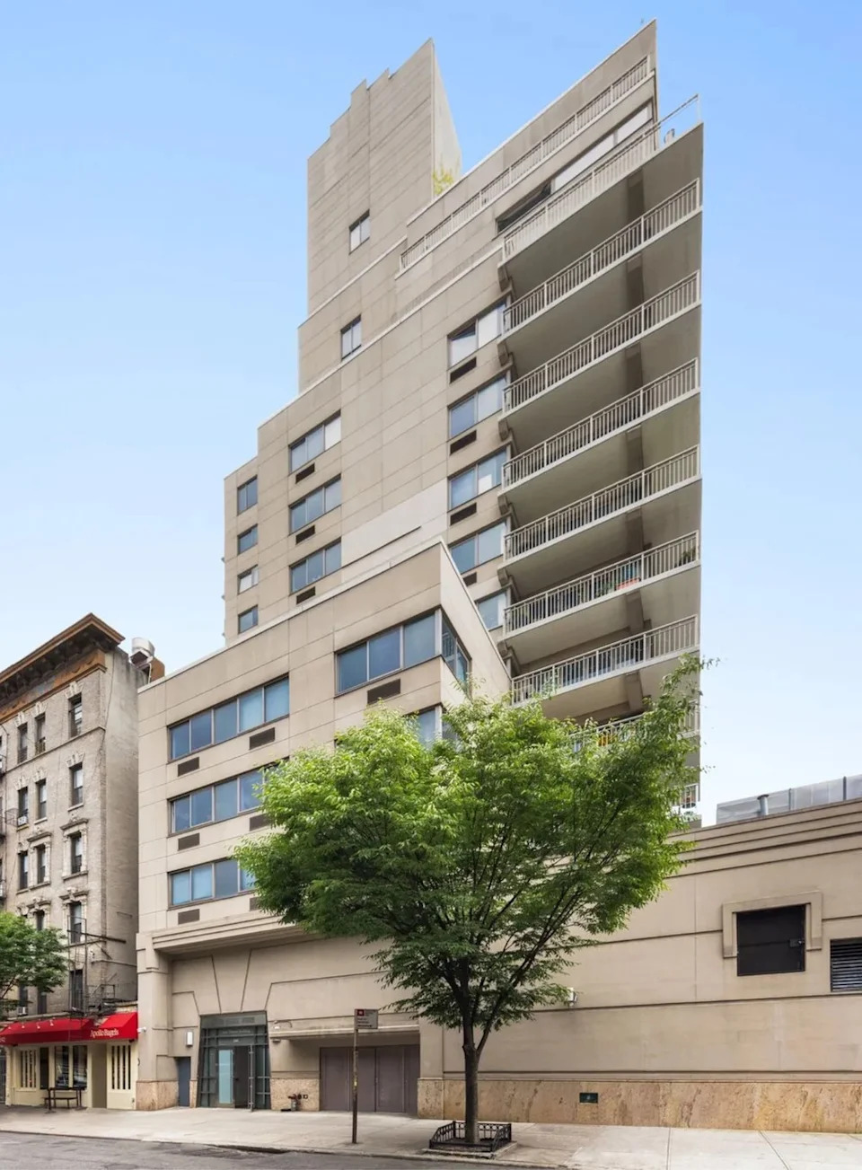 New Yorker Who Lived Downstairs From Daniel Craig and Rachel Weisz For 10 Years Reveals What Actors Were Really Like as 'Neighbors'