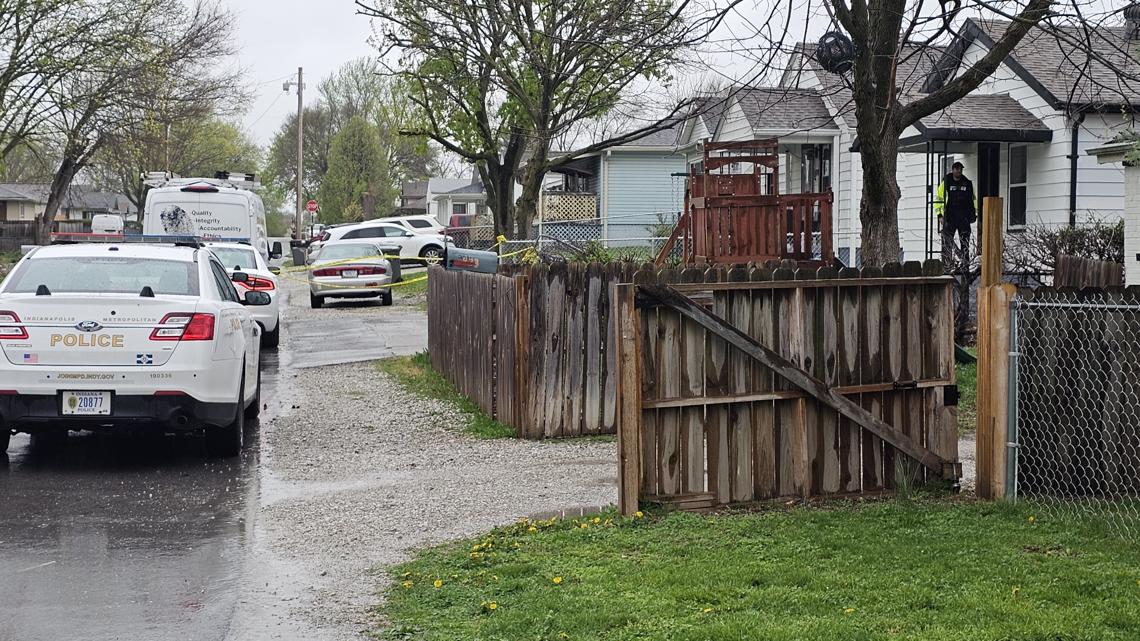 IMPD: Man dies after being found shot in alleyway on Indy's west side