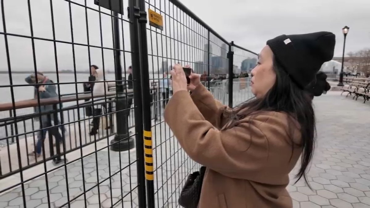 Statue of Liberty views blocked by Battery Park fencing – NBC New York