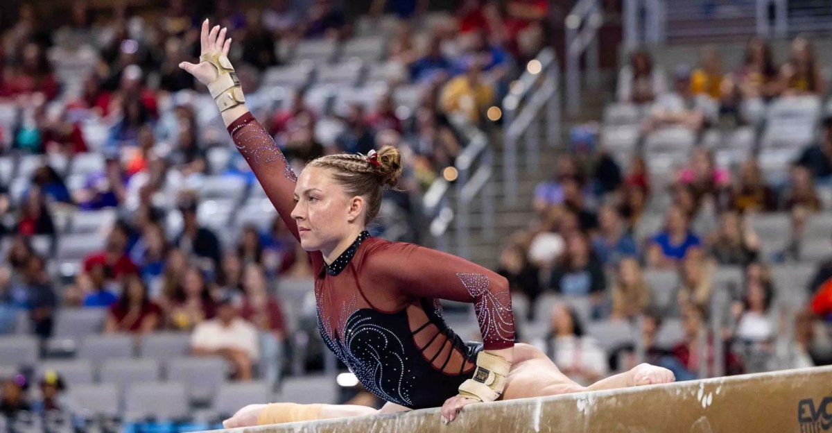Gophers Senior Brooklyn Rowray Wins NCAA Balance Beam Championship