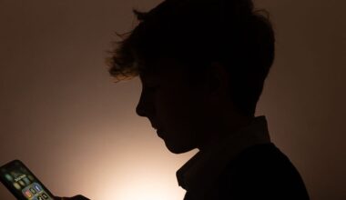 NYC bill would limit minor social media use to 1 hour every day