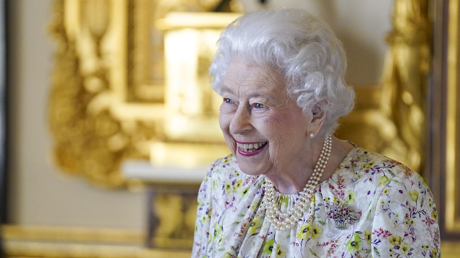 Official biographer of Queen Elizabeth II is named