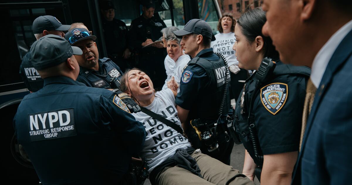 Dozens arrested at NYC protest demanding U.S. block sale of bombs to Israel - WSB-TV Channel 2