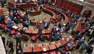 'One-way street' on auto insurance talks with Hochul, Gianaris says