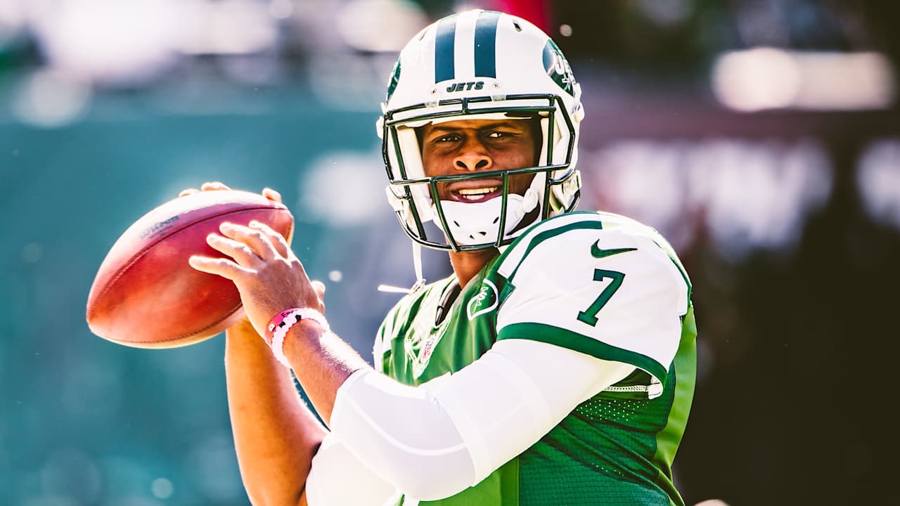 HC Aaron Glenn Says QB Geno Smith ‘Really, Really Wants This’
