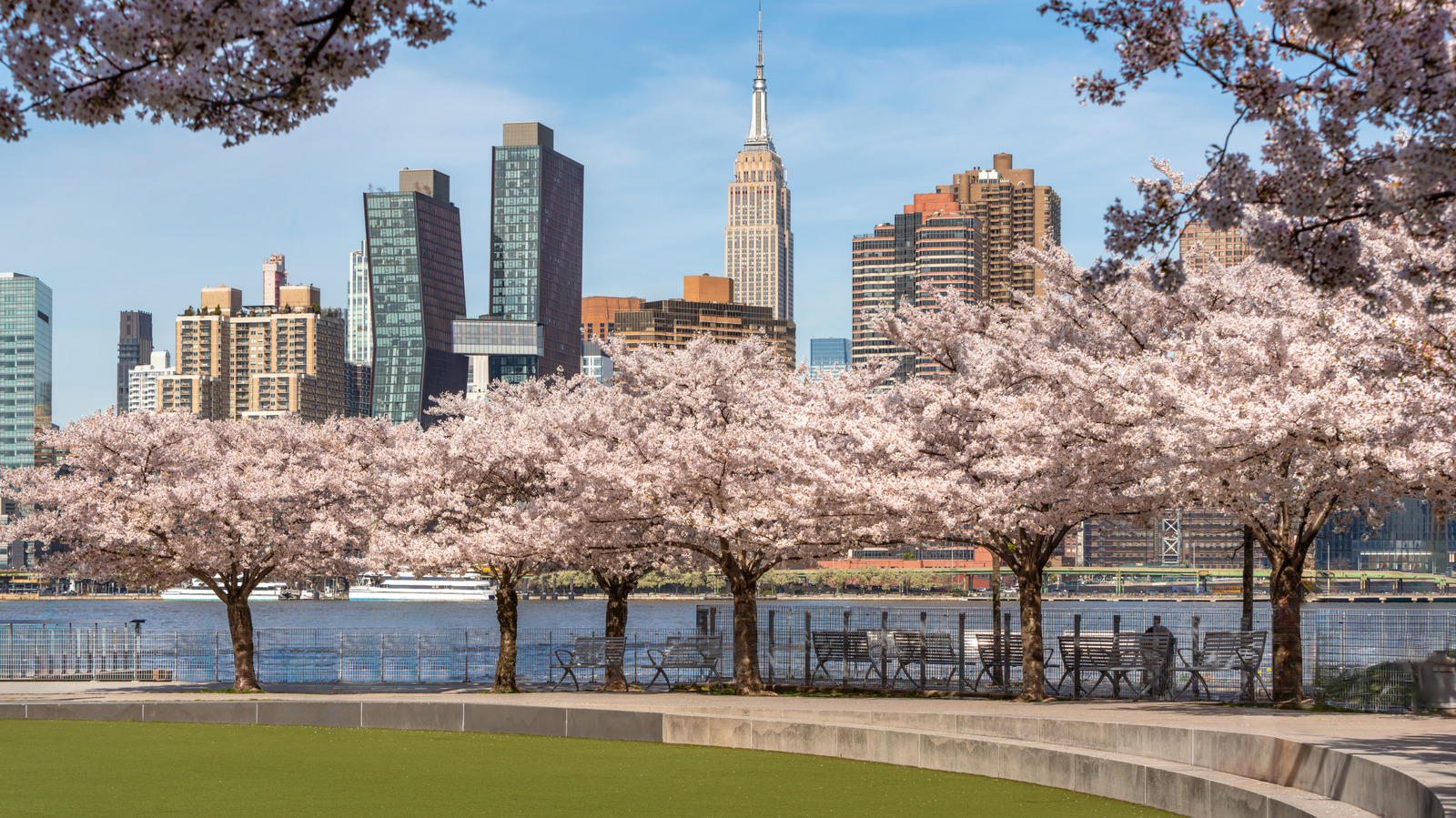 5 New York City Patio Bars With Affordable Happy Hours For Springtime Evenings