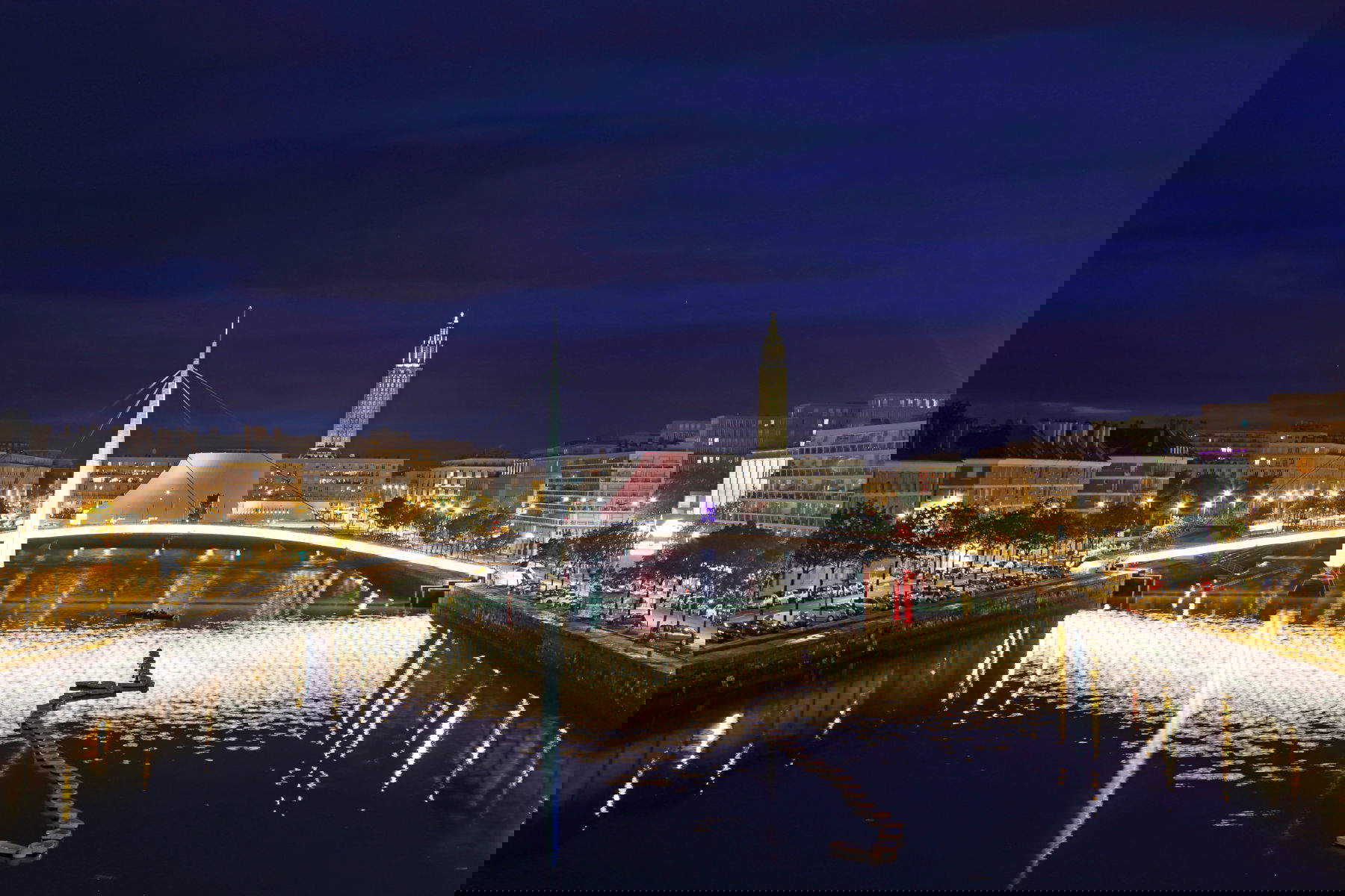 Le Havre, the Bassin du Commerce and the Passerelle. Photo: Wikimedia Commons | Marc Ryckaert - Creative Commons Attribution-Share Alike 4.0 International license