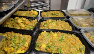 Proposed N.Y. law would reward restaurants for donating prepared meals