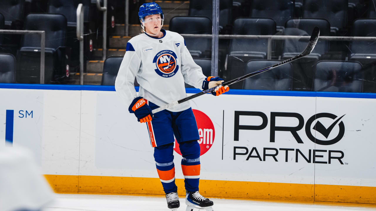 Isles Day-to-Day: Holmstrom Skates | New York Islanders
