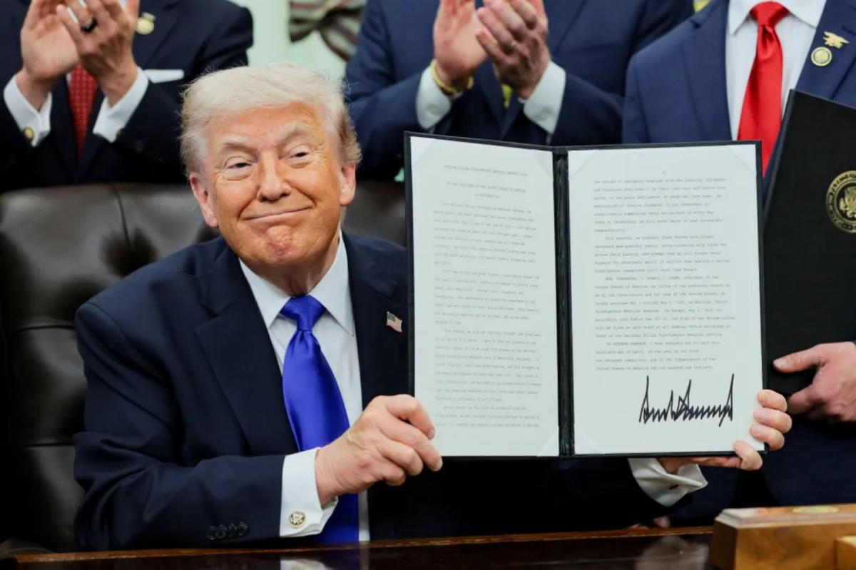 Trump creates retirement accounts for workers without 401(k)s