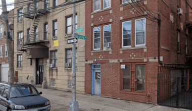 Boy, 17, fatally stabbed in the back on Bronx street