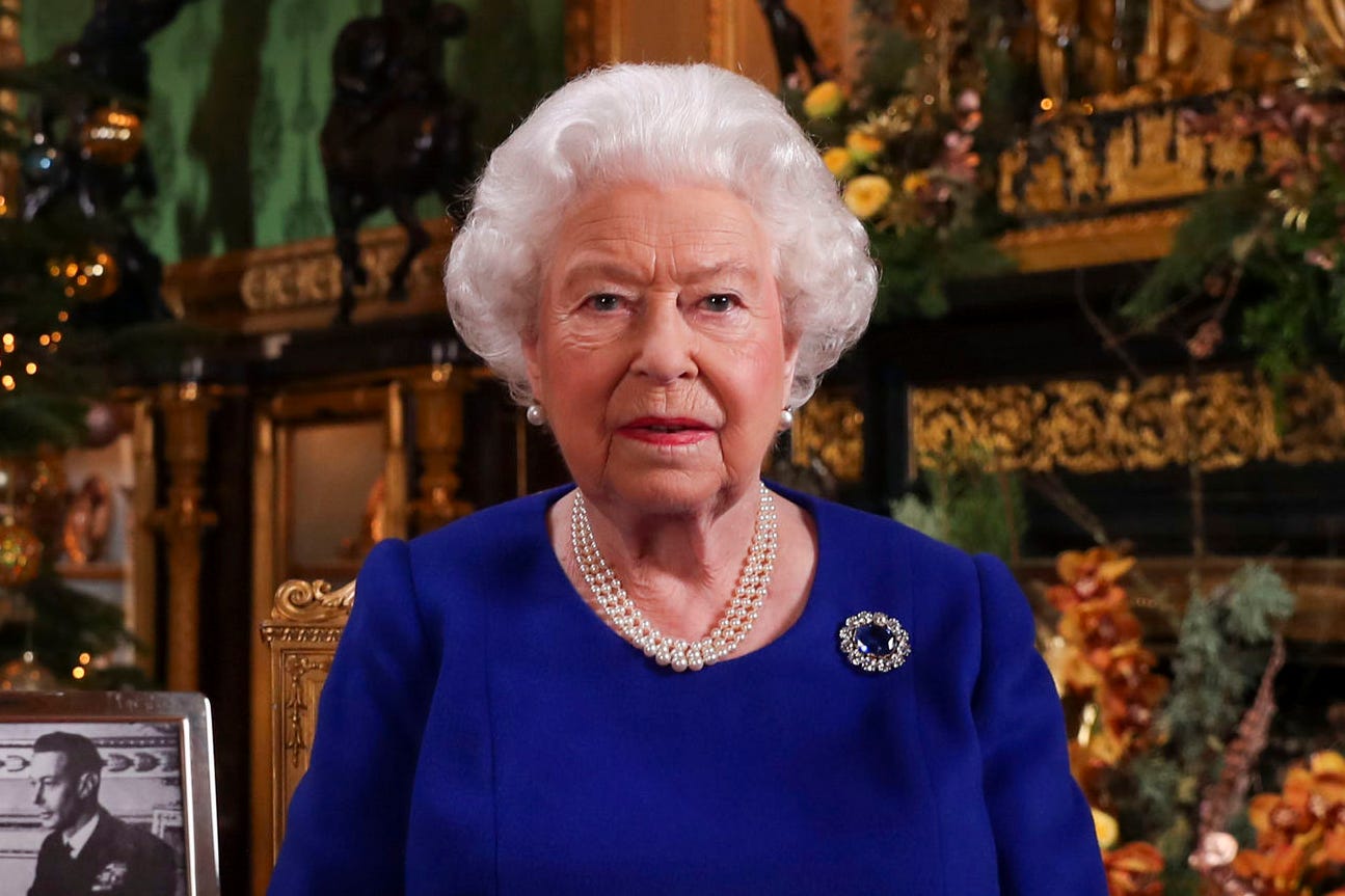 queen elizabeth prince albert brooch christmas address