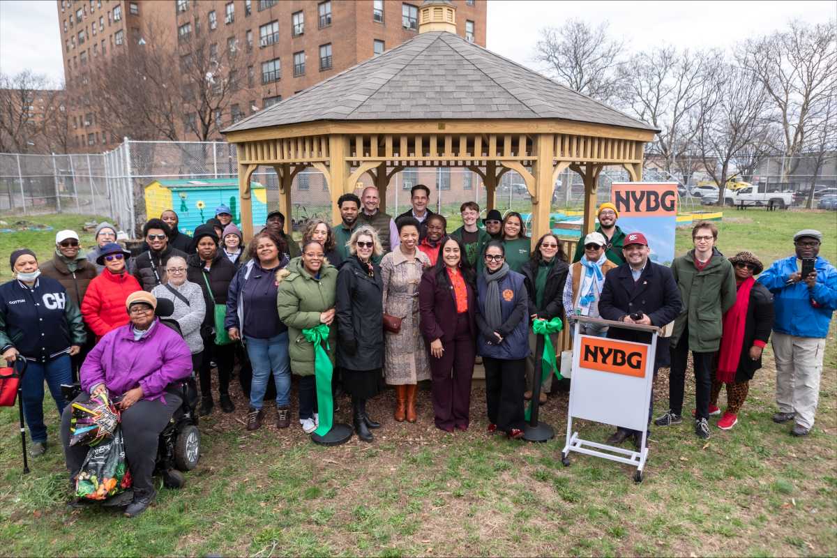 Ribbon-cutting ceremony held to mark opening of new gazebo at Karol’s Urban Community Farm – Bronx Times