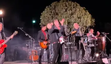 Watch: Queens Of The Stone Age Reunited With Nick Oliveri For The First Live Performance Of "Auto Pilot" In Over A Decade