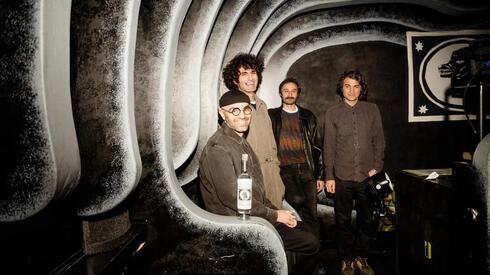 Iranian expats, Jewish distillers revive banned ‘aragh sagi’ in New York