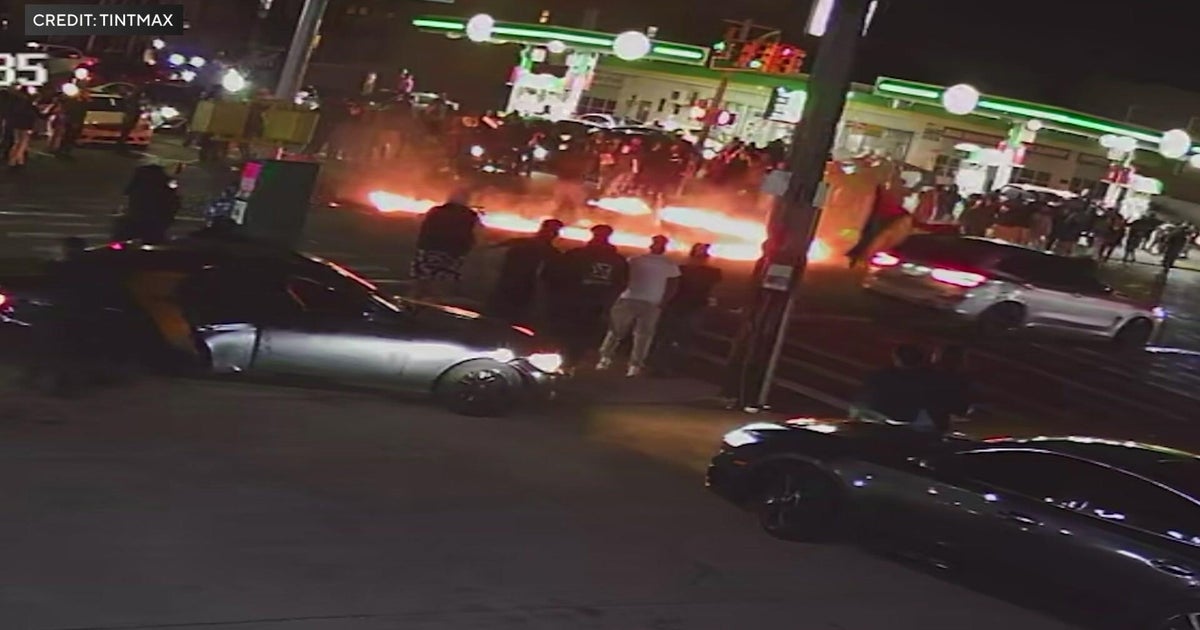 Drag racing street takeover in Queens prompts NYPD investigation