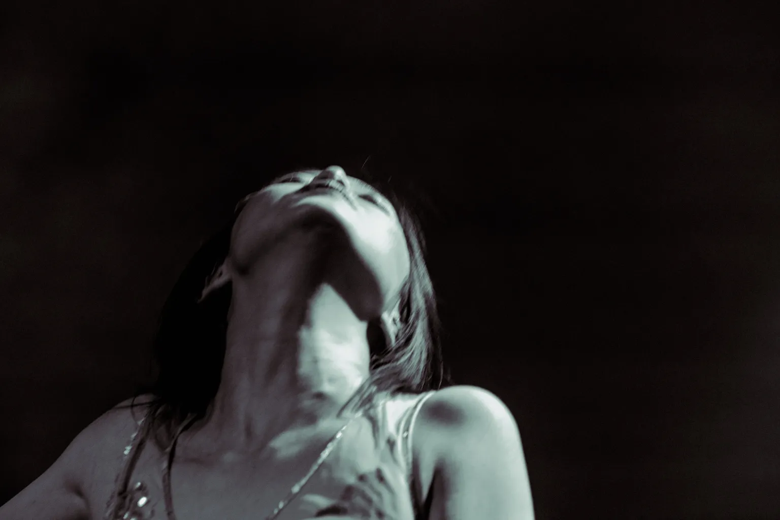 Sarah Kinsley at Brooklyn Steel on April 28, 2026 in Brooklyn, NY. Photography by Bobby Nicholas III