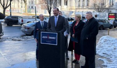 GOP Candidate willing to take Hochul to court over proposal